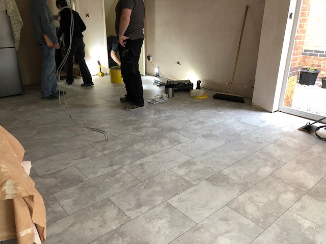 FLOOR FITTED